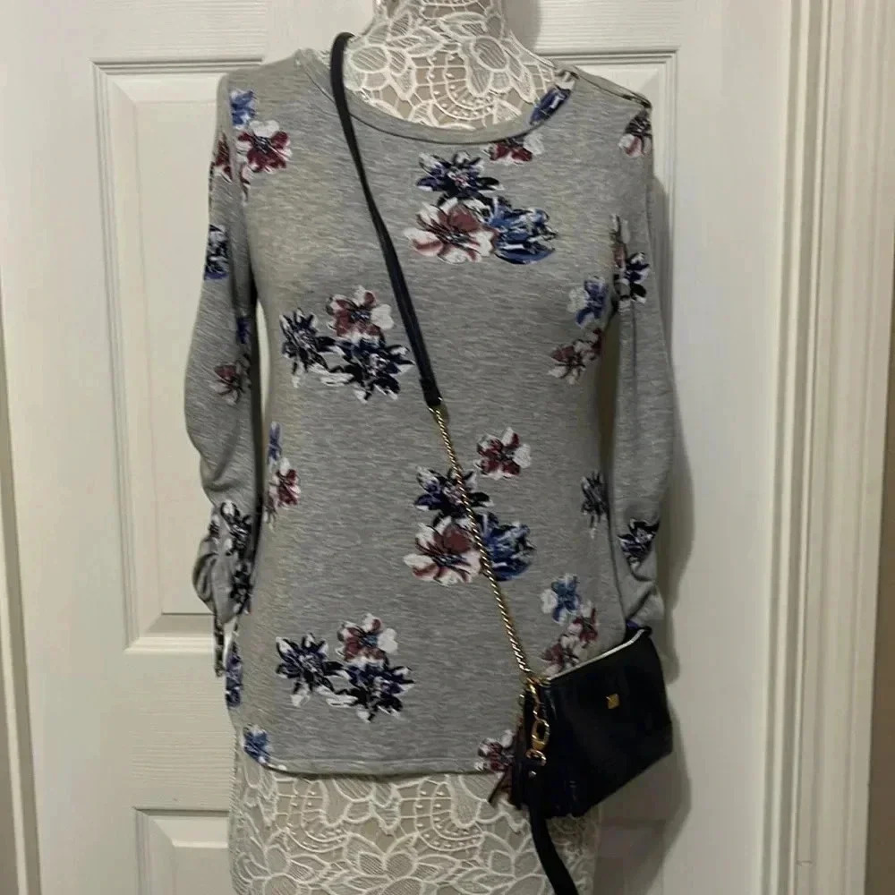 2/15 Soft flower top